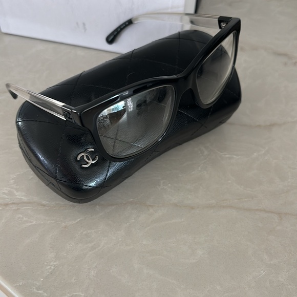 Eyeglasses - Picture 4 of 7